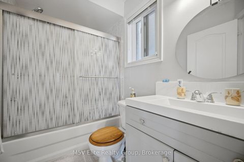 Photo 26 at 168 Sail Crescent, Vellore Village, Vaughan
