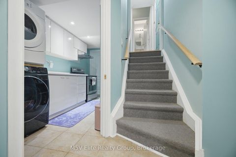 Photo 27 at 168 Sail Crescent, Vellore Village, Vaughan