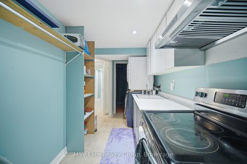 Photo 28 at 168 Sail Crescent, Vellore Village, Vaughan