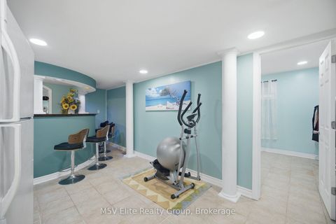 Photo 31 at 168 Sail Crescent, Vellore Village, Vaughan