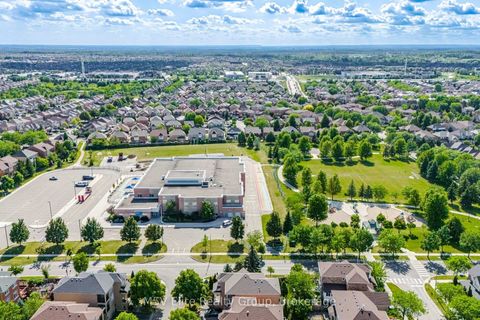 Photo 43 at 168 Sail Crescent, Vellore Village, Vaughan