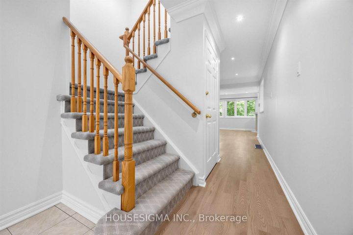 Photo 2 at 7 - 2199 Burnhamthorpe Road W, Erin Mills, Mississauga