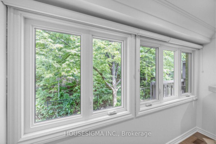 Photo 6 at 7 - 2199 Burnhamthorpe Road W, Erin Mills, Mississauga