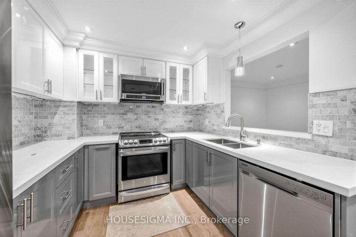 Photo 10 at 7 - 2199 Burnhamthorpe Road W, Erin Mills, Mississauga
