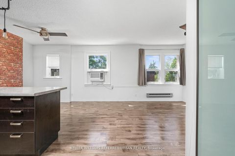 Photo 2 at 407 - 114 Vaughan Road, Cedarvale, Toronto