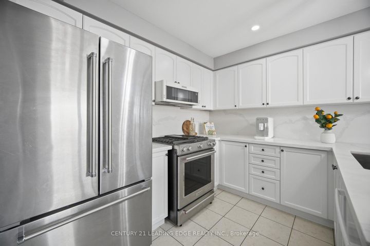 Photo 9 at 49 Robert Parkinson Drive, Northwest Brampton, Brampton