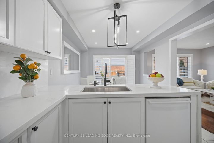Photo 10 at 49 Robert Parkinson Drive, Northwest Brampton, Brampton