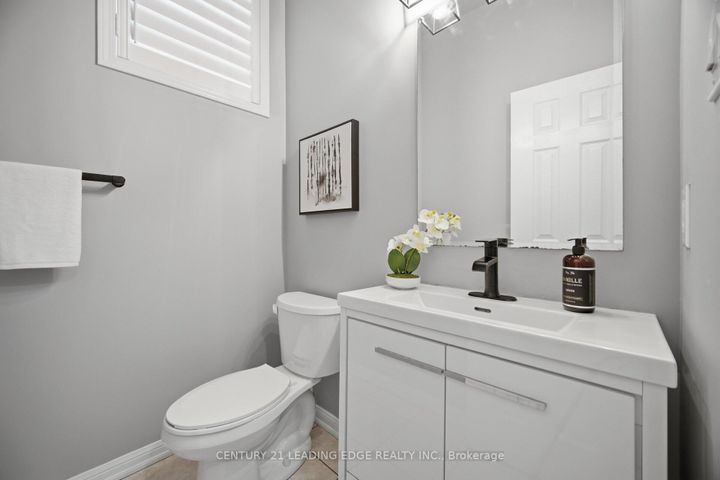 Photo 14 at 49 Robert Parkinson Drive, Northwest Brampton, Brampton