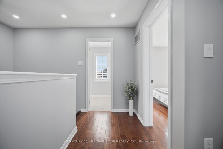 Photo 15 at 49 Robert Parkinson Drive, Northwest Brampton, Brampton