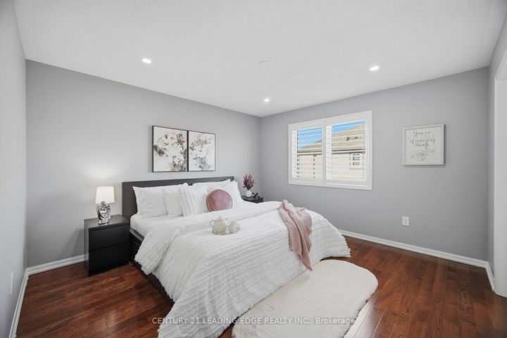 Photo 16 at 49 Robert Parkinson Drive, Northwest Brampton, Brampton