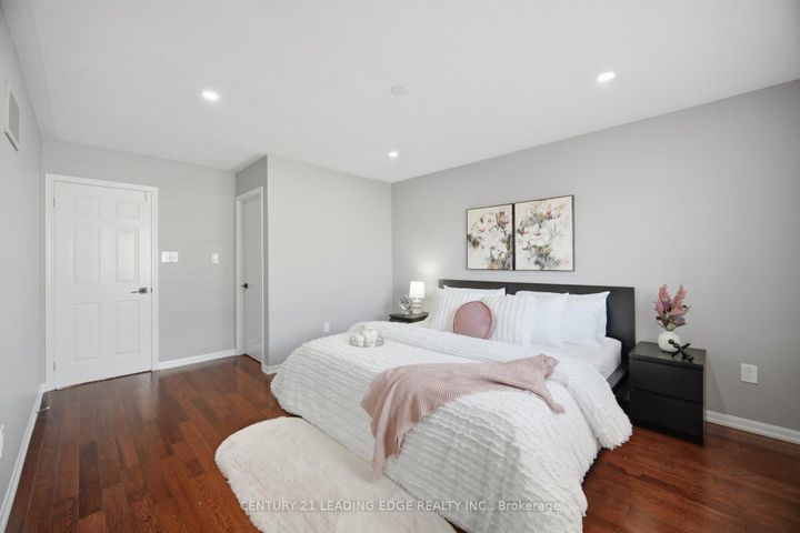 Photo 17 at 49 Robert Parkinson Drive, Northwest Brampton, Brampton