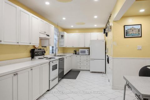 Photo 6 at 39 Cadillac Avenue, Clanton Park, Toronto