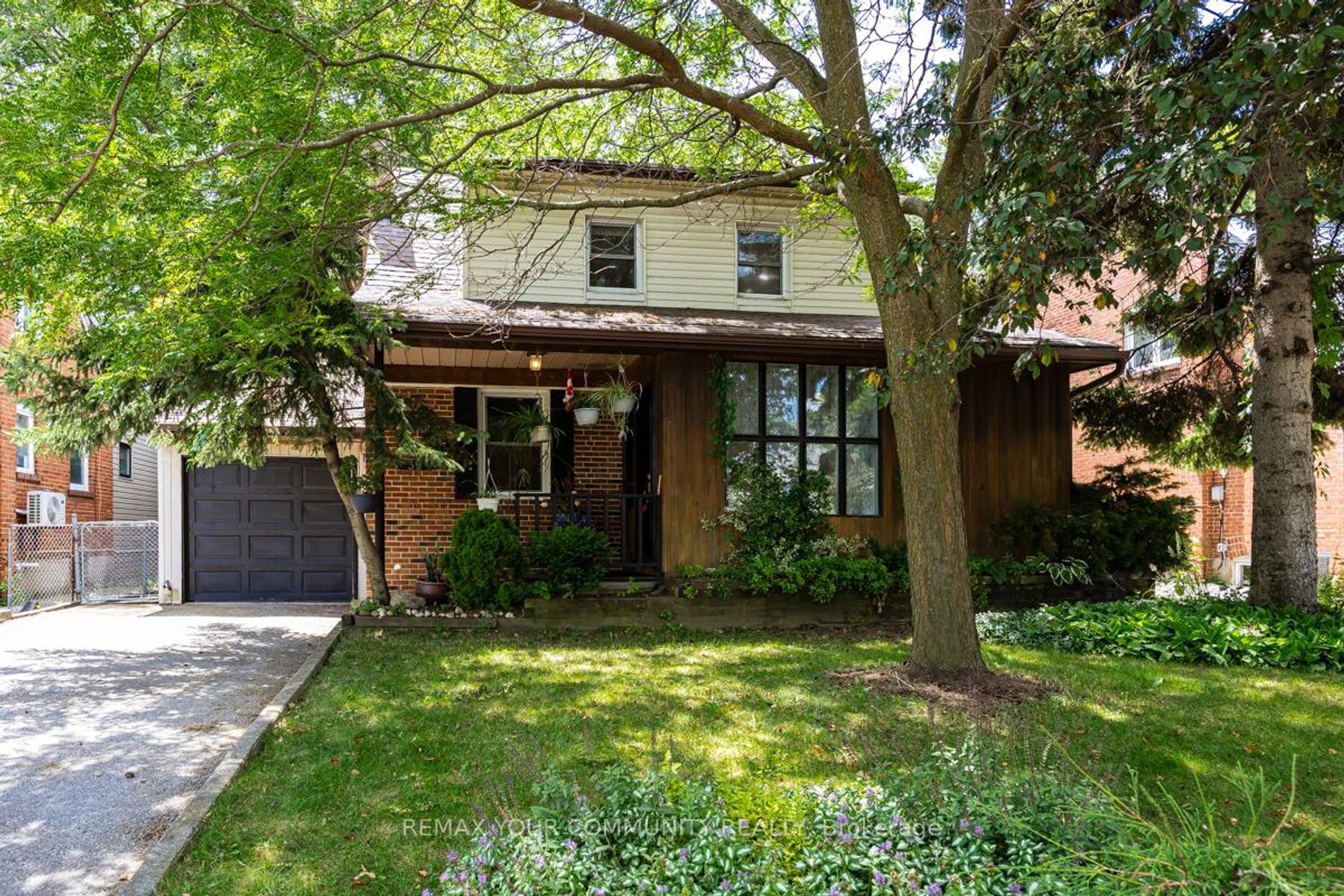 39 Cadillac Avenue, Clanton Park, Toronto 