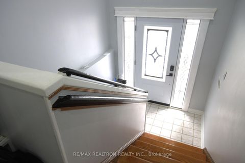 Photo 2 at 187 Apache Trail, Pleasant View, Toronto
