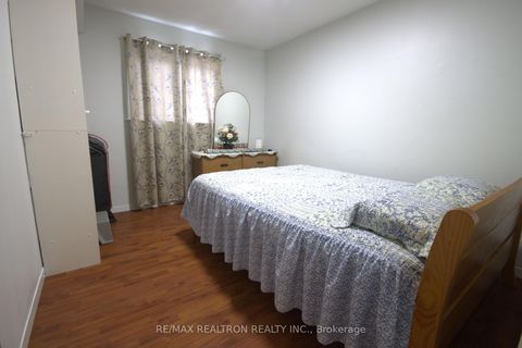Photo 18 at 187 Apache Trail, Pleasant View, Toronto