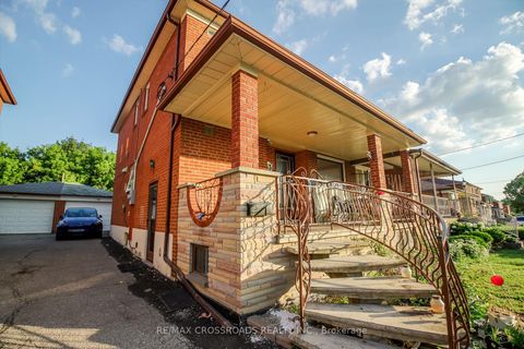 Photo 1 at 53 Giltspur Drive, Jane Heights, Toronto