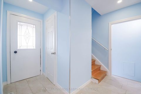 Photo 3 at 53 Giltspur Drive, Jane Heights, Toronto