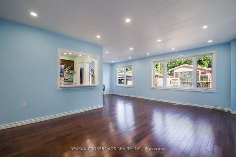 Photo 5 at 53 Giltspur Drive, Jane Heights, Toronto