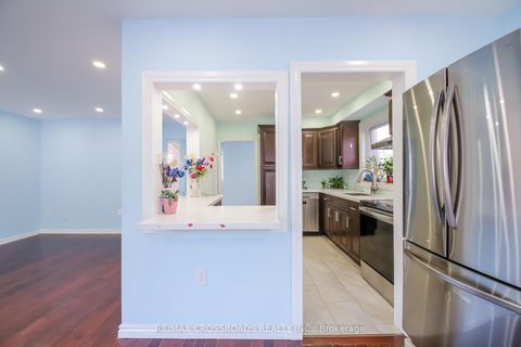 Photo 9 at 53 Giltspur Drive, Jane Heights, Toronto