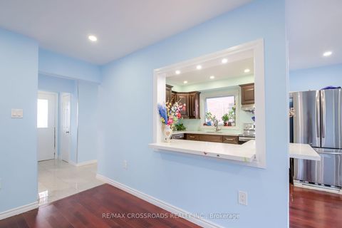Photo 10 at 53 Giltspur Drive, Jane Heights, Toronto