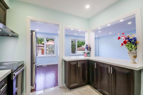 Photo 12 at 53 Giltspur Drive, Jane Heights, Toronto