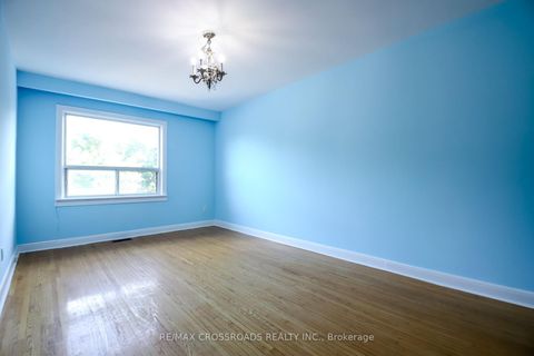 Photo 18 at 53 Giltspur Drive, Jane Heights, Toronto