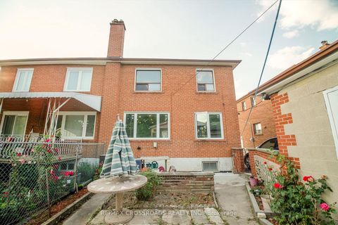 Photo 33 at 53 Giltspur Drive, Jane Heights, Toronto