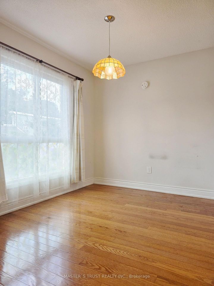 Photo 3 at 10 Elsa Vine Way, Bayview Village, Toronto