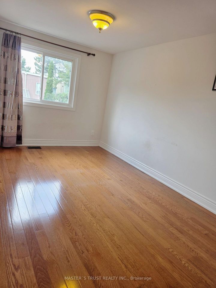 Photo 18 at 10 Elsa Vine Way, Bayview Village, Toronto