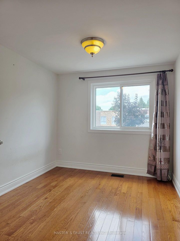 Photo 22 at 10 Elsa Vine Way, Bayview Village, Toronto