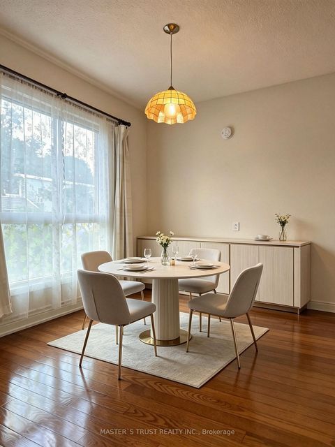 Photo 4 at 10 Elsa Vine Way, Bayview Village, Toronto