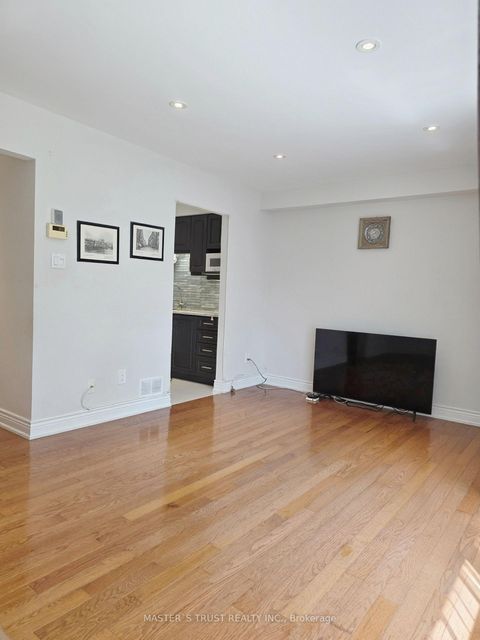 Photo 7 at 10 Elsa Vine Way, Bayview Village, Toronto