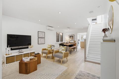 Photo 2 at 7 Hector Avenue, Wychwood, Toronto
