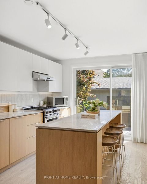 Photo 9 at 7 Hector Avenue, Wychwood, Toronto
