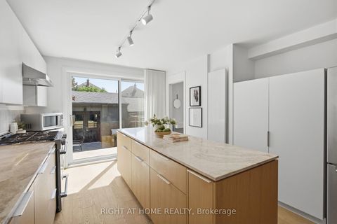 Photo 11 at 7 Hector Avenue, Wychwood, Toronto