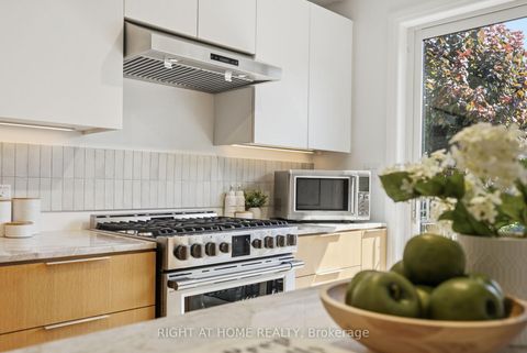 Photo 12 at 7 Hector Avenue, Wychwood, Toronto
