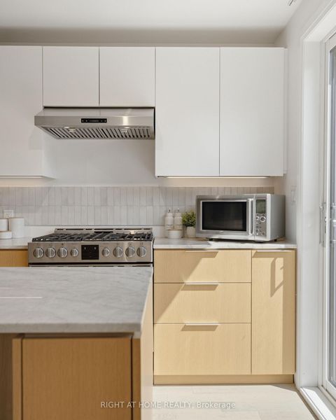 Photo 13 at 7 Hector Avenue, Wychwood, Toronto