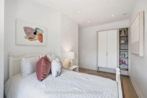 Photo 23 at 7 Hector Avenue, Wychwood, Toronto
