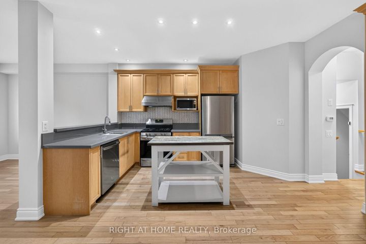 Photo 11 at 346 Creek Path Avenue, BR Bronte, Oakville
