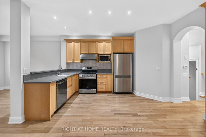 Photo 12 at 346 Creek Path Avenue, BR Bronte, Oakville