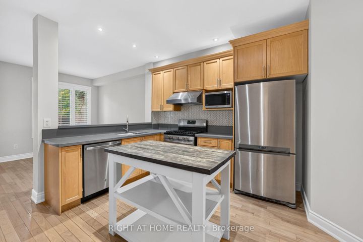 Photo 13 at 346 Creek Path Avenue, BR Bronte, Oakville