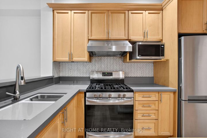 Photo 14 at 346 Creek Path Avenue, BR Bronte, Oakville
