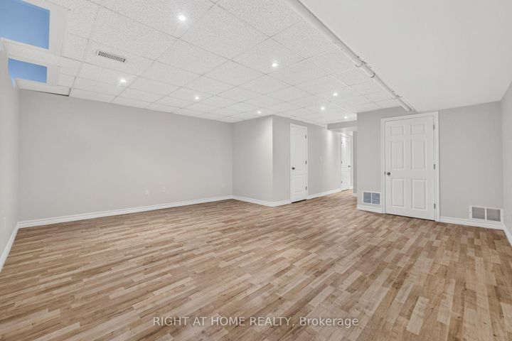 Photo 42 at 346 Creek Path Avenue, BR Bronte, Oakville