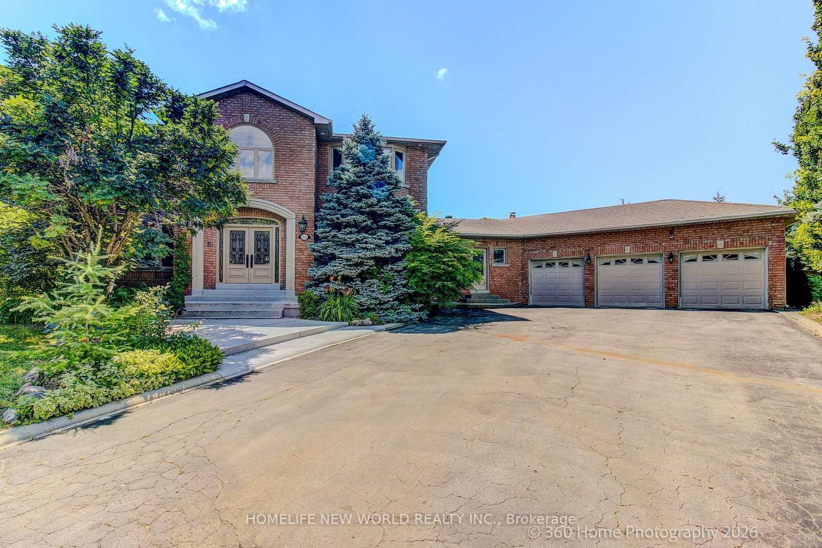 212 Burns Boulevard, King City, King photo number 2