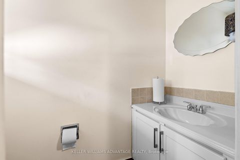 Photo 5 at 17 - 1051 Sandhurst Circle, Agincourt North, Toronto