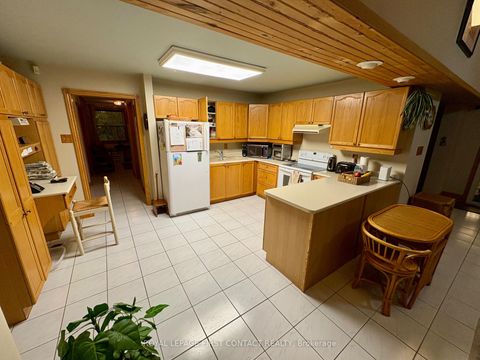 Photo 12 at 104 Eccles Street N, Queen's Park, Barrie