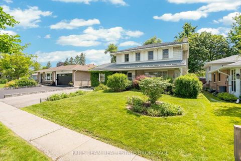 Photo 2 at 51 Davies Crescent, Grove East, Barrie