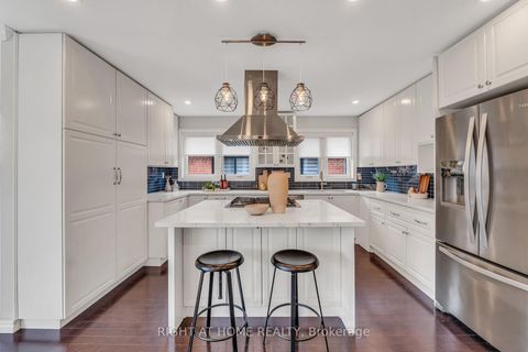 Photo 3 at 110 Victory Drive, CFB, Toronto