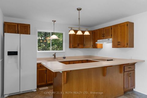 Photo 8 at 957 7th Line, Alcona, Innisfil