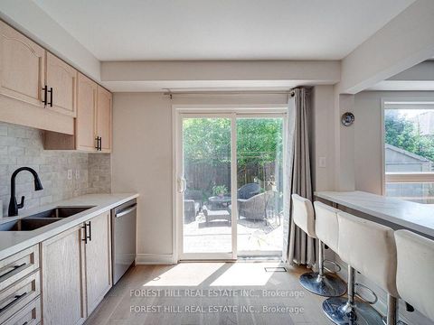 Photo 11 at 70 Shoniker Drive, Summerhill Estates, Newmarket